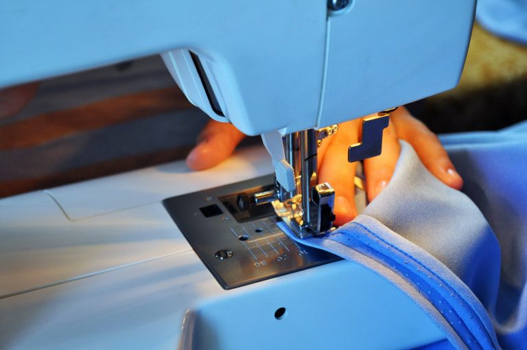 Tips On Sewing Zips